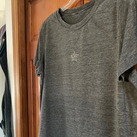 Gray Short Sleeve T Shirt with Swarovski Crystals Star - Size M/L - Picture 3 of 8